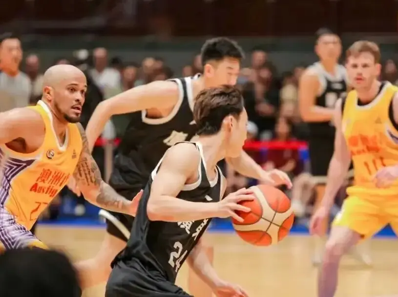 并且在进攻 并且在进攻