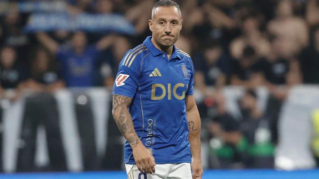 雇后, 他在社媒上 雇后, 他在社媒上