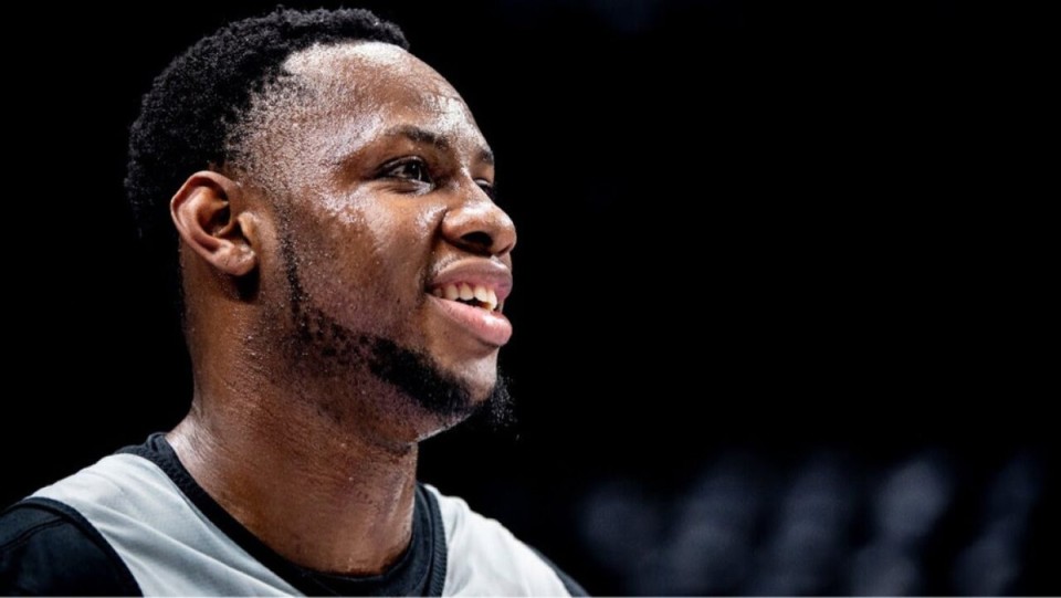 他受邀参加 他受邀参加